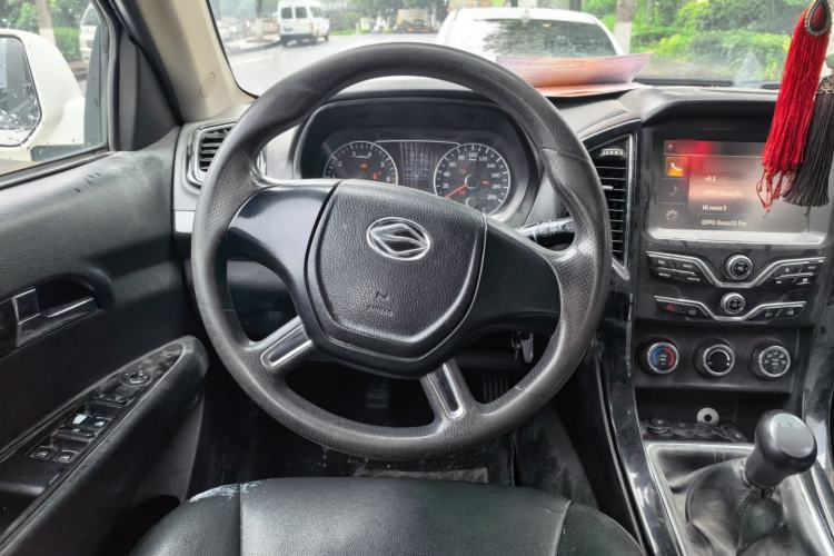 Used Land X8 2015 Explorer Edition 2.0T Gasoline 4x2 Luxury Model Steering Wheel