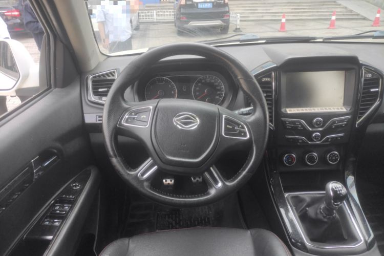 Used Land X8 2015 Explorer Edition 2.0T Gasoline 4x4 Ultra-Luxury Model Steering Wheel
