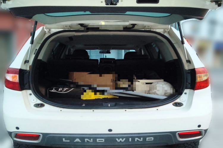 Used Land X8 2015 Explorer Edition 2.0T Gasoline 4x4 Ultra-Luxury Model Trunk