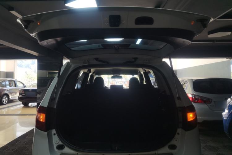 Used Land X8 2015 Explorer Edition 2.0T Gasoline 4x2 Ultra-Luxury Model Trunk