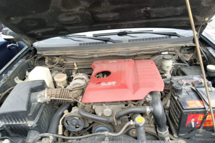Used Land X8 2017 2.0T Gasoline 4x2 Luxury Edition Engine Bay