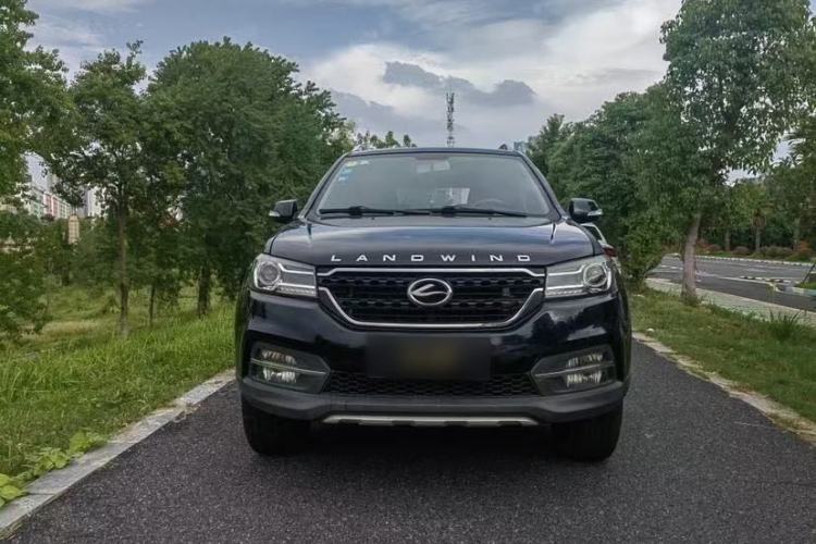 Used Land X8 2017 2.0T Gasoline 4x2 Luxury Edition Exterior 1