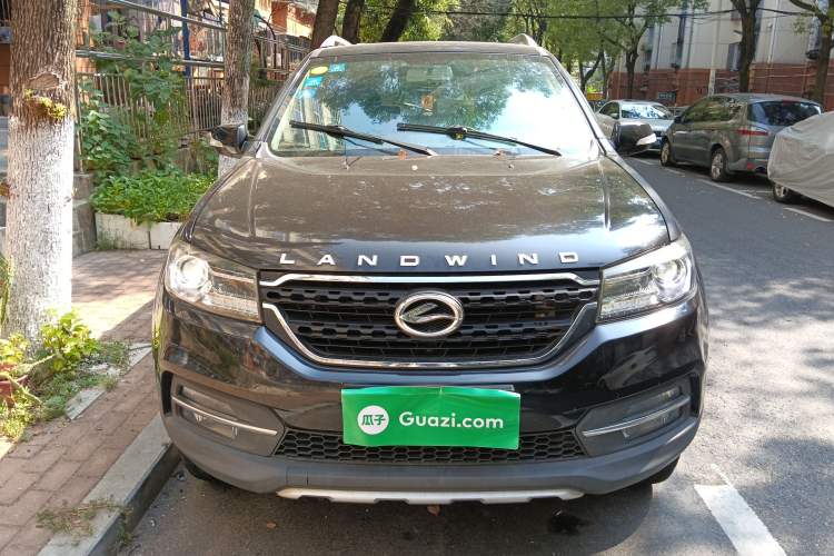 Used Land X8 2017 2.0T Gasoline 4x2 Luxury Edition Front