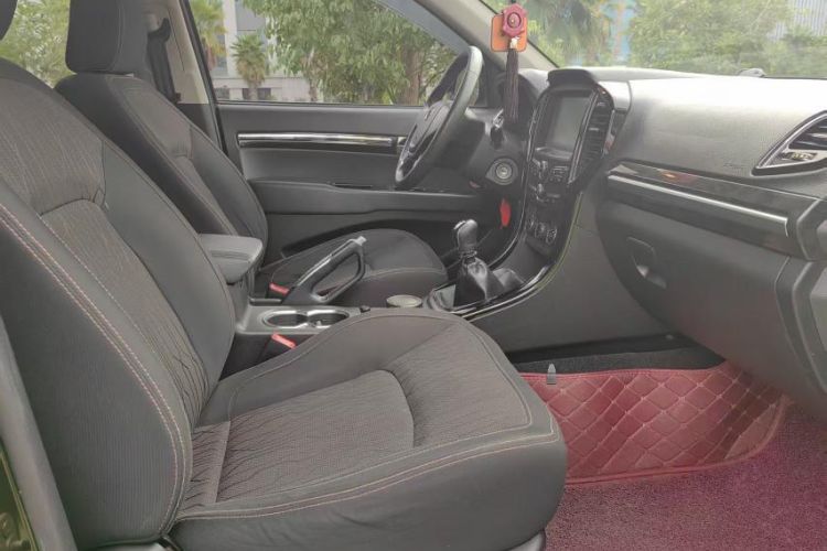 Used Land X8 2017 2.0T Gasoline 4x2 Luxury Edition Interior 3