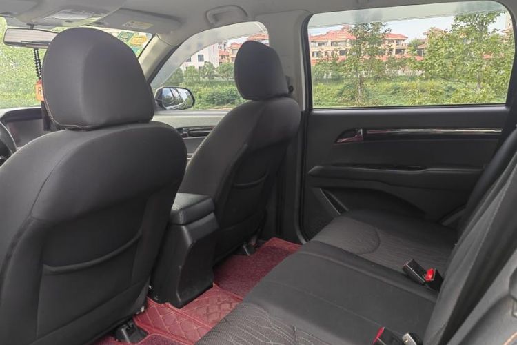 Used Land X8 2017 2.0T Gasoline 4x2 Luxury Edition Interior 5