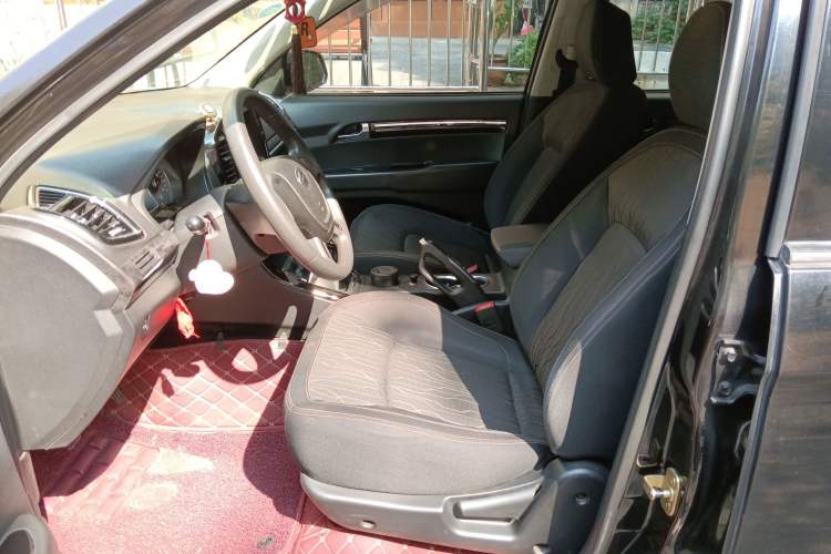 Used Land X8 2017 2.0T Gasoline 4x2 Luxury Edition Left Front Seat