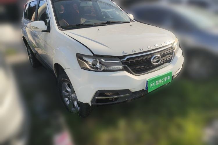 Used Land X8 2017 2.0T Gasoline 4x4 Luxury Model Front Right 45 Deg