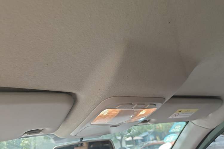 Used Land X8 2017 2.0T Gasoline 4x2 Luxury Edition Headliner