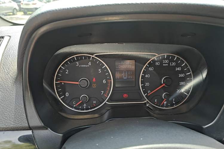 Used Land X8 2017 2.0T Gasoline 4x2 Luxury Edition Instrument Cluster