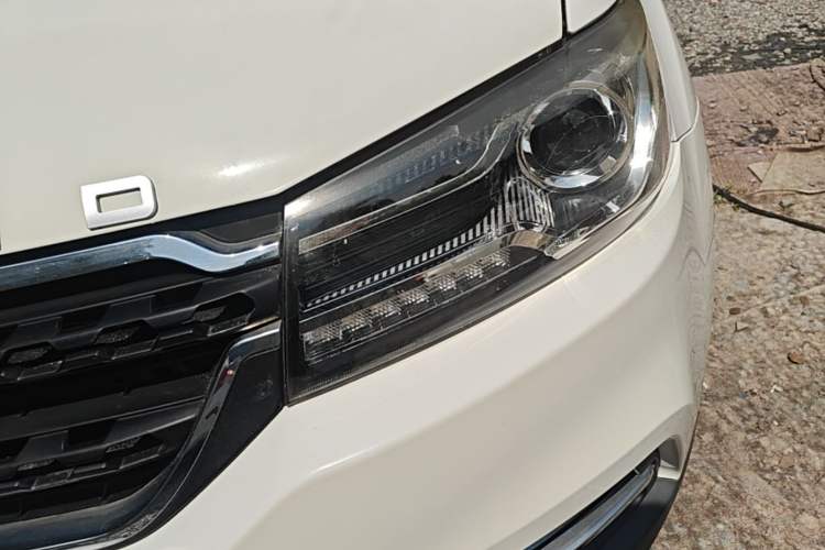 Used Land X8 2017 2.0T Gasoline 4x2 Luxury Edition Left Front Headlight