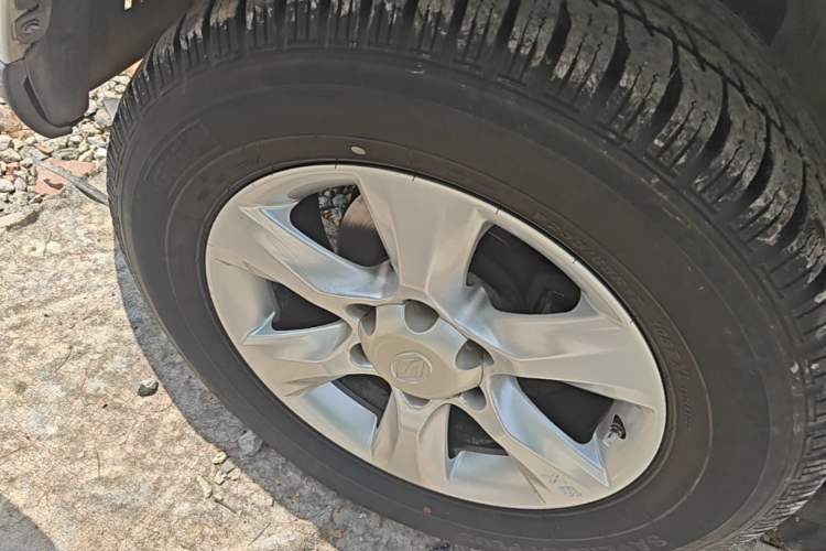 Used Land X8 2017 2.0T Gasoline 4x2 Luxury Edition Left Front Wheel Hub