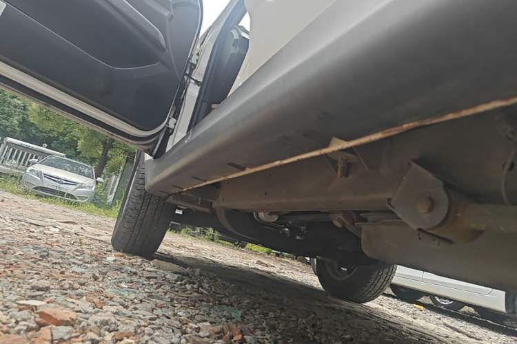 Used Land X8 2017 2.0T Gasoline 4x2 Luxury Edition Left Side Sill