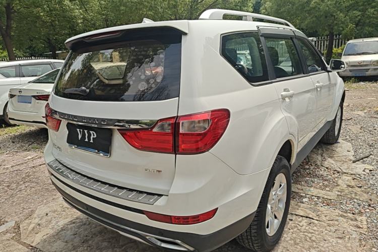 Used Land X8 2017 2.0T Gasoline 4x2 Luxury Edition Rear Right 45 Deg