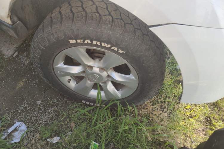 Used Land X8 2017 2.0T Gasoline 4x4 Luxury Model Right Front Wheel Hub