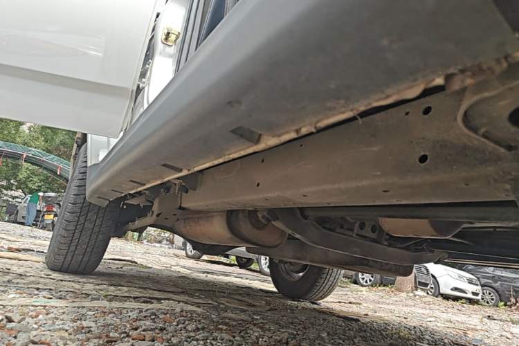 Used Land X8 2017 2.0T Gasoline 4x2 Luxury Edition Right Side Sill