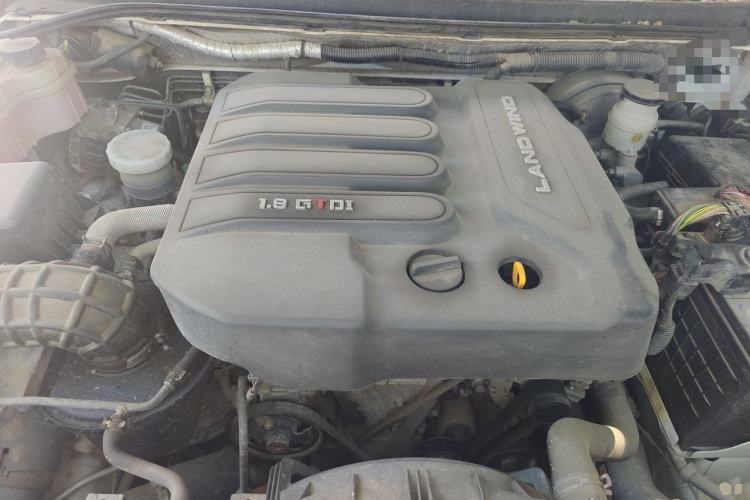 Used Land X8 2018 1.8T Gasoline 4x4 Luxury Model Engine Bay