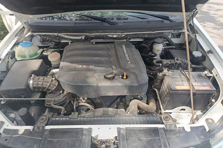 Used Land X8 2018 1.8T Gasoline 4x4 Luxury Model Engine Bay