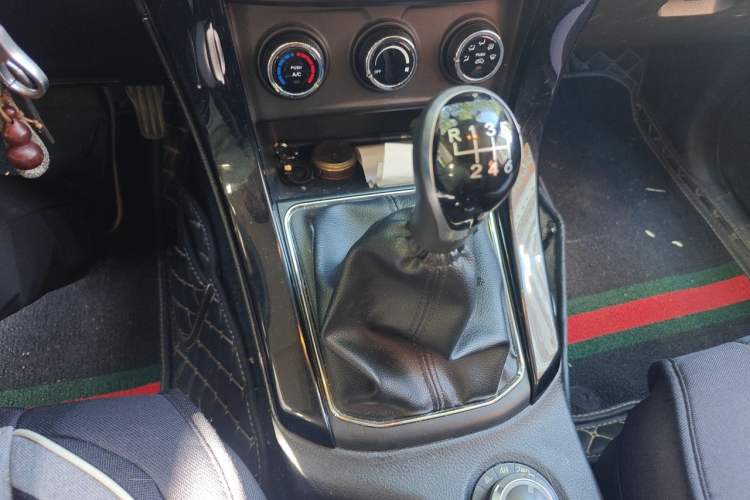 Used Land X8 2018 1.8T Gasoline 4x4 Luxury Model Gear Lever