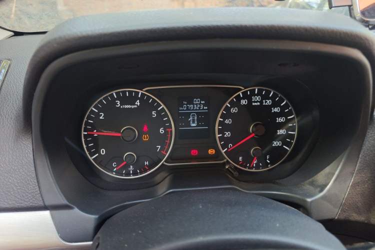 Used Land X8 2018 1.8T Gasoline 4x4 Luxury Model Odometer Close Up