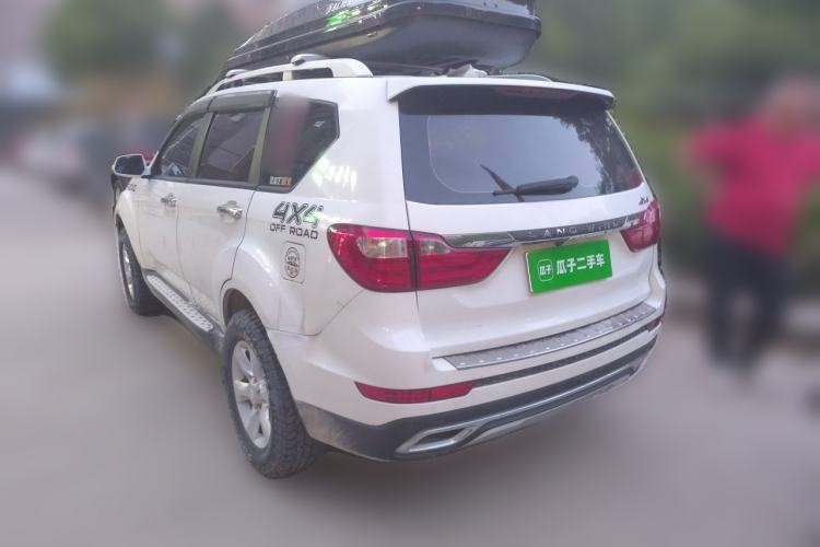 Used Land X8 2018 2.0T Diesel 4x4 Luxury Edition Rear Left 45 Deg