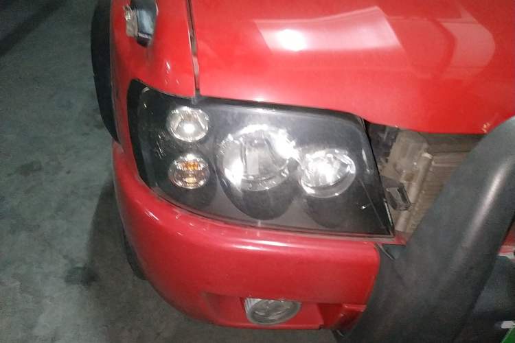 Used Land X9 2009 2.5T VM Two-Wheel Drive Diesel Version Right Front Headlight