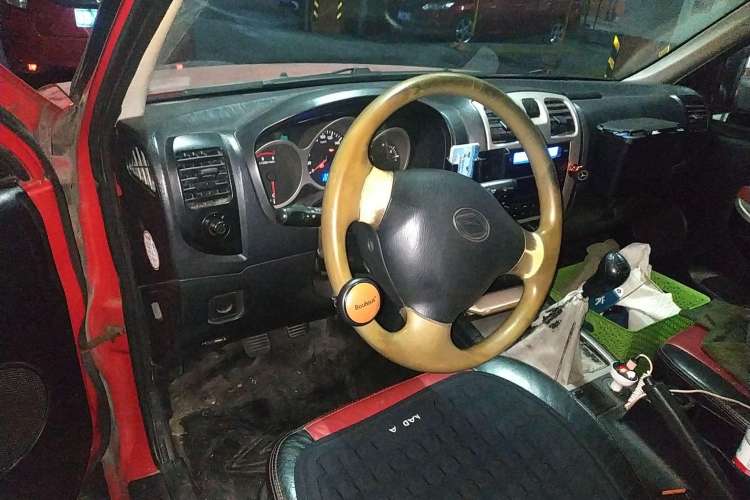 Used Land X9 2009 2.5T VM Two-Wheel Drive Diesel Version Steering Wheel