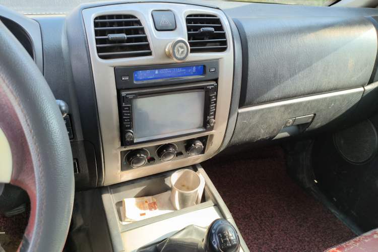 Used Land X9 2009 2.5T VM Four-Wheel Drive Diesel Version Audio And AC Panel