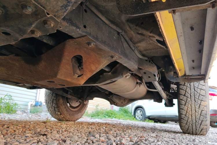 Used Land X9 2009 2.5T VM Four-Wheel Drive Diesel Version Chassis Front Left