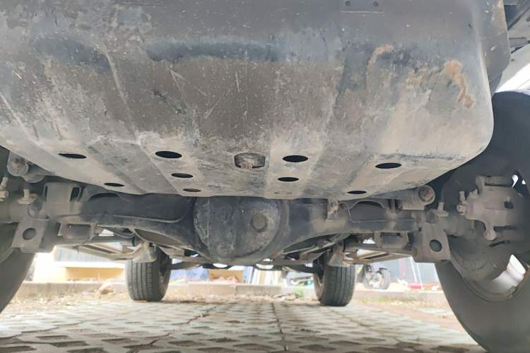 Used Land X9 2009 2.5T VM Two-Wheel Drive Diesel Version Chassis Rear