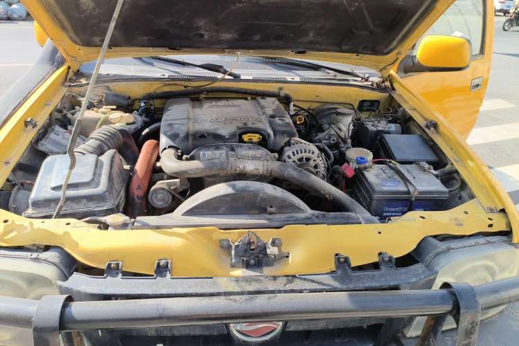 Used Land X9 2009 2.5T VM Four-Wheel Drive Diesel Version Engine Bay