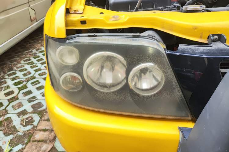 Used Land X9 2009 2.5T VM Two-Wheel Drive Diesel Version Right Front Headlight