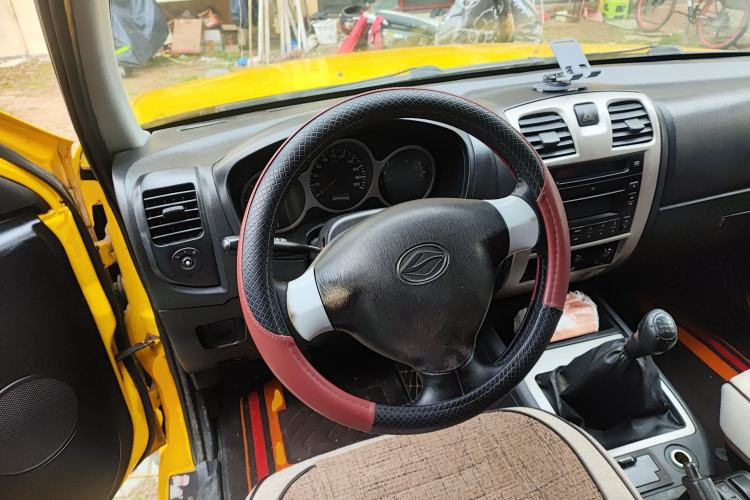Used Land X9 2009 2.5T VM Two-Wheel Drive Diesel Version Steering Wheel