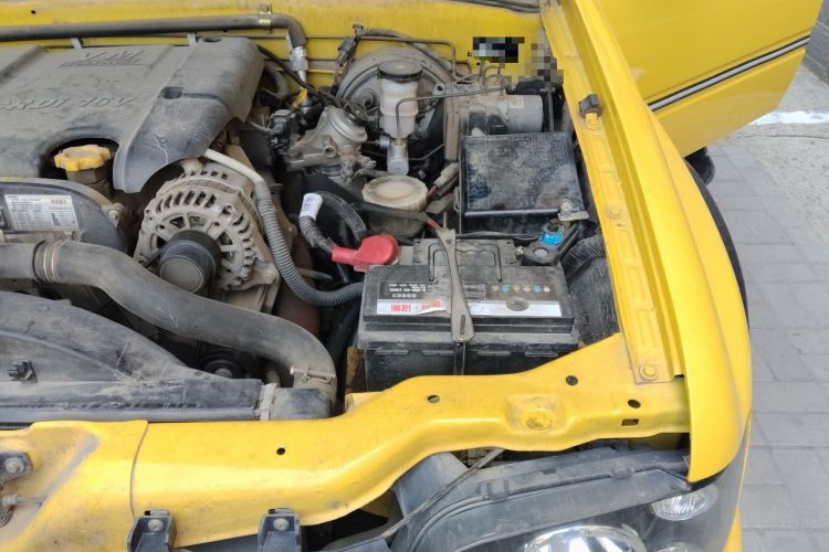 Used Land X9 2013 2.0T Four-Wheel-Drive Diesel Model Engine Bay Left