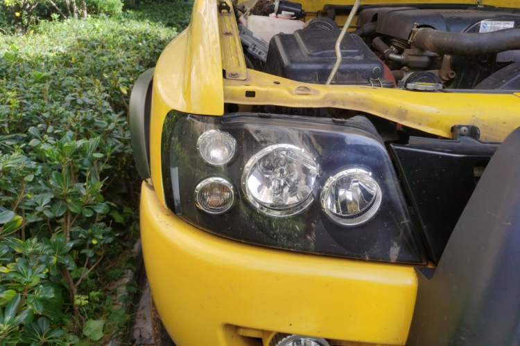 Used Land X9 2013 2.0T Four-Wheel-Drive Diesel Model Right Front Headlight