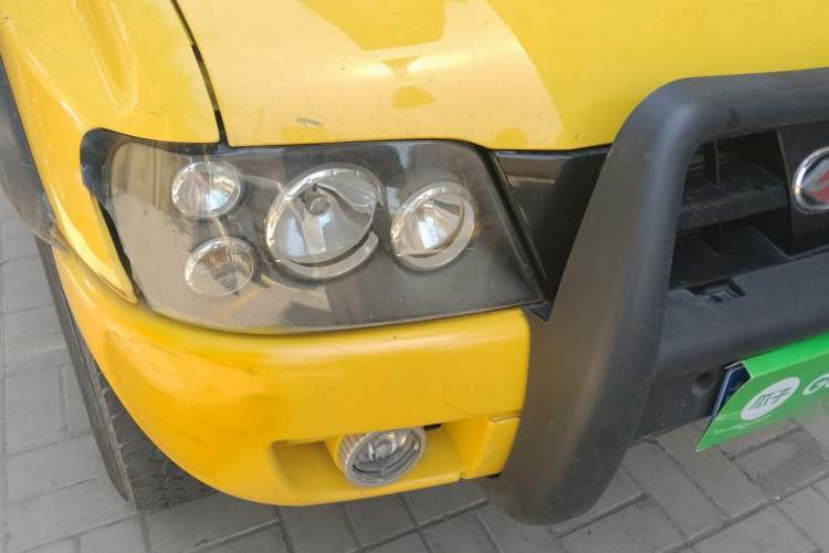 Used Land X9 2013 2.0T Four-Wheel-Drive Diesel Model Right Front Headlight