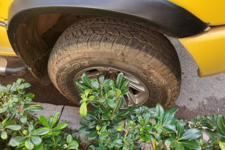 Used Land X9 2013 2.0T Four-Wheel-Drive Diesel Model Right Front Wheel Hub