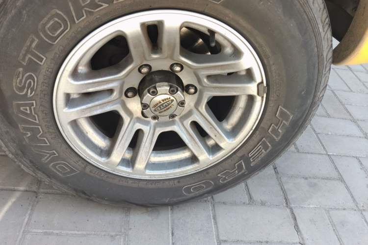 Used Land X9 2013 2.0T Four-Wheel-Drive Diesel Model Right Front Wheel Hub