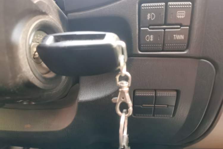 Used Land X9 2013 2.0T Four-Wheel-Drive Diesel Model Vehicle Key