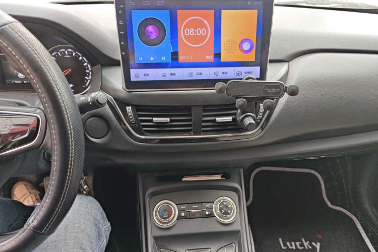 Used Land Xiaoyao 2018 1.5T Manual Silver Edition Audio And AC Panel