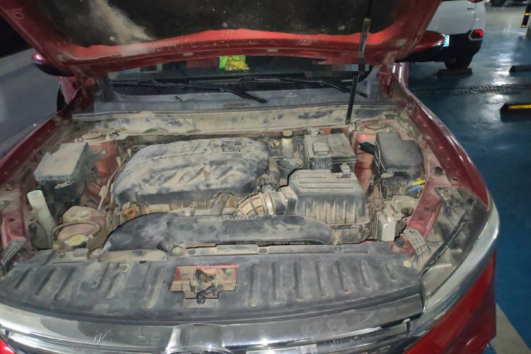 Used Land Xiaoyao 2018 1.5T Manual Silver Edition Engine Bay Left