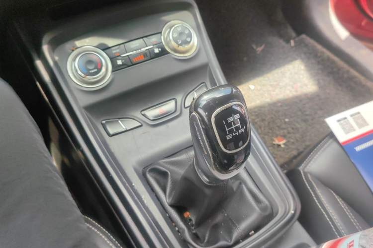 Used Land Xiaoyao 2018 1.5T Manual Panoramic Golden Edition Gear Lever