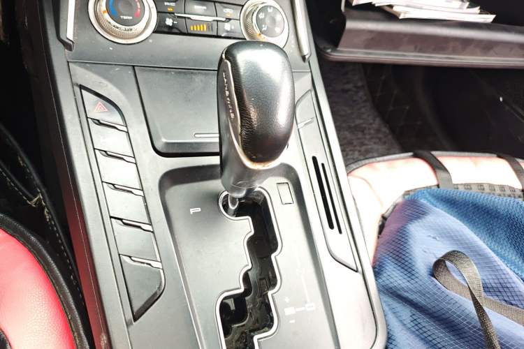 Used Land Xiaoyao 2018 1.5GTDI CVT Panoramic Silver Edition Gear Lever