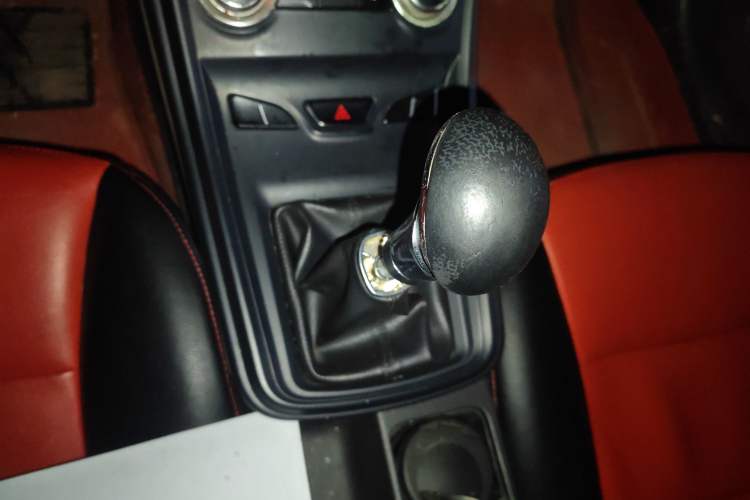 Used Land Xiaoyao 2018 1.5T Manual Silver Edition Gear Lever