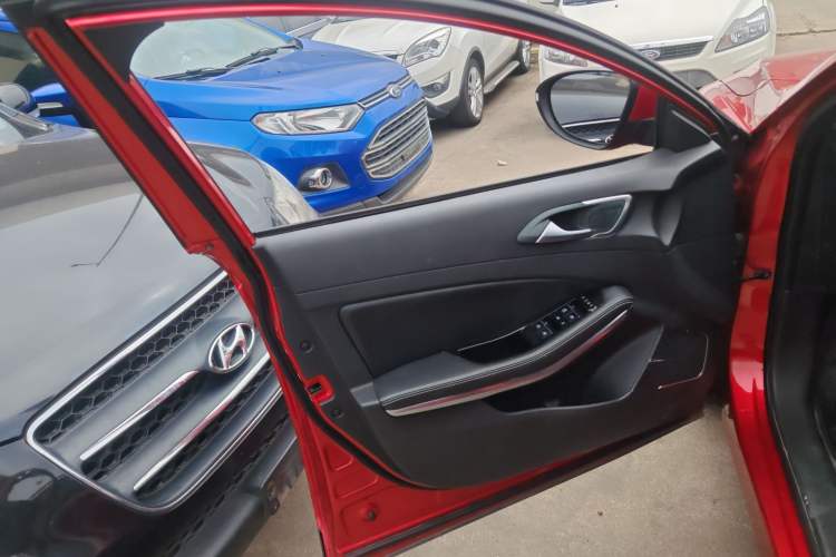 Used Land Xiaoyao 2018 1.5 GTDI Manual Silver Edition Interior 7