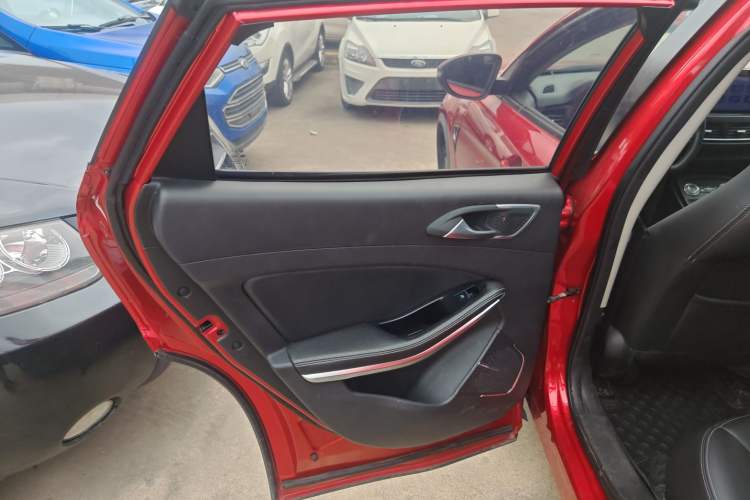 Used Land Xiaoyao 2018 1.5 GTDI Manual Silver Edition Interior 8