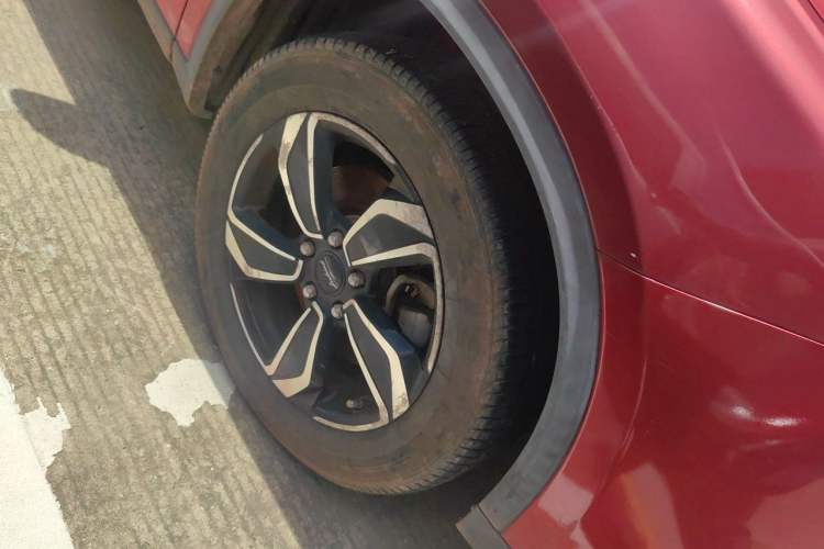 Used Land Xiaoyao 2018 1.5T Manual Panoramic Golden Edition Right Front Wheel Hub