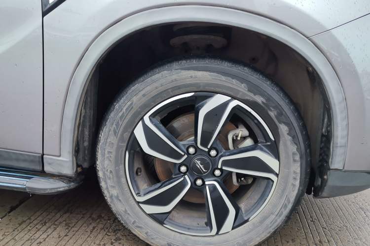Used Land Xiaoyao 2018 1.5 GTDI Manual Silver Edition Right Front Wheel Hub