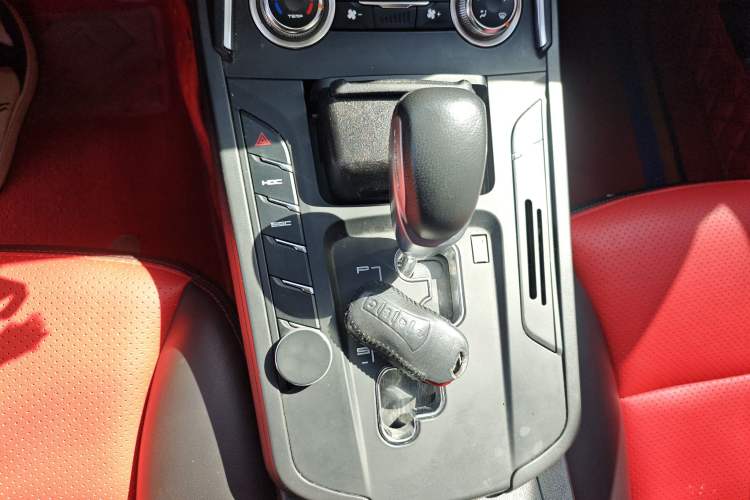 Used Land Xiaoyao 2018 1.5GTDI CVT Panoramic Silver Edition Gear Lever