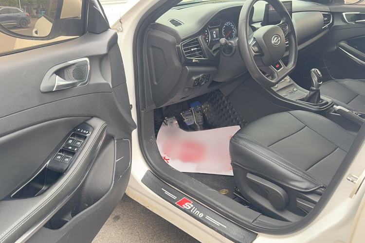 Used Land Xiaoyao 2018 1.5 GTDI Manual Panoramic Gold Edition Interior 2