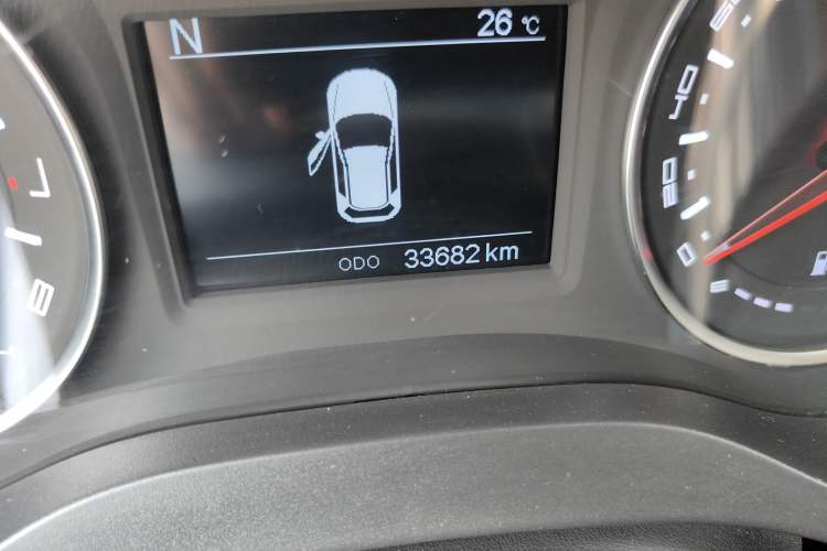Used Land Xiaoyao 2018 1.5GTDI CVT Panoramic Silver Edition Odometer Close Up